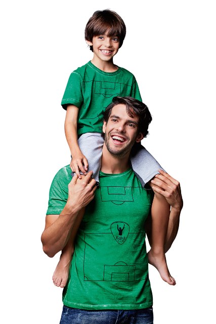 Pelo filho, Kaká lança linha de roupas de grife para adultos e crianças