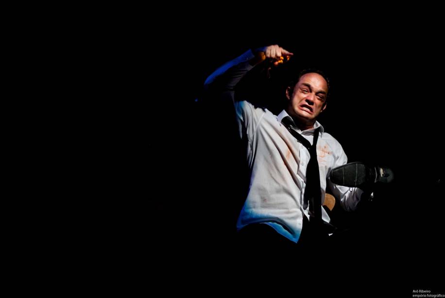 Cena da peça A Propósito de Senhorita Júlia, com Eucir de Souza Cena da peça A Propósito de Senhorita Júlia, com Eucir de Souza