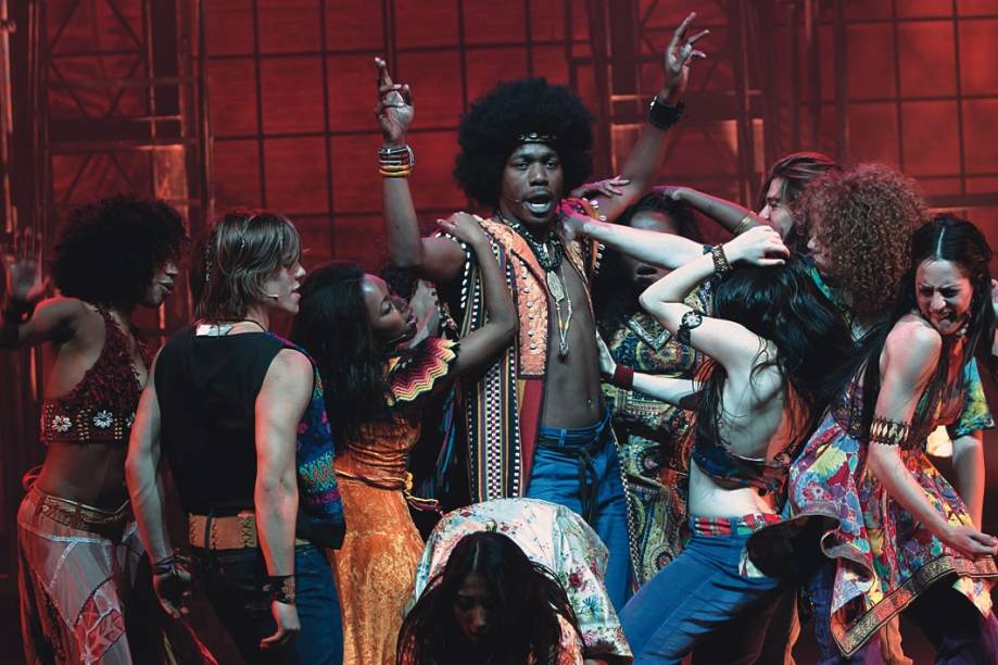 "Let the Sunshine In": músicas que marcaram uma geração no musical "Hair"