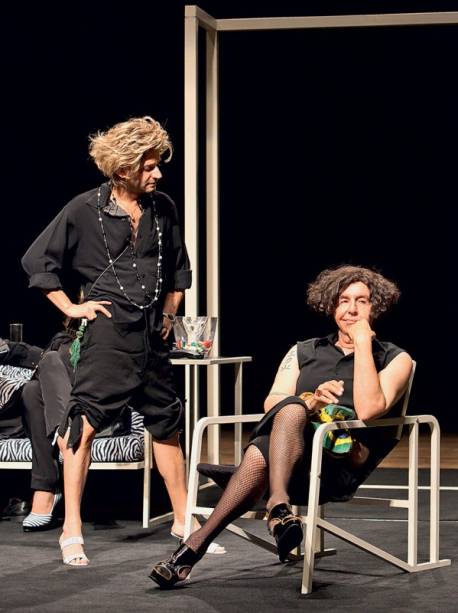 Nilton Bicudo e Elias Andreato: o elenco de Amigas, Pero no Mucho ainda conta com Alex Gruli e Léo Stefanini Nilton Bicudo e Elias Andreato: o elenco de Amigas, Pero no Mucho ainda conta com Alex Gruli e Léo Stefanini