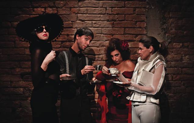 Serpente Verde, Sabor Maçã: Luna Martinelli, Fernando Fecchio, Lulu Pavarin e Ângela Figueiredo atuam na tragicomédia Serpente Verde, Sabor Maçã: Luna Martinelli, Fernando Fecchio, Lulu Pavarin e Ângela Figueiredo atuam na tragicomédia