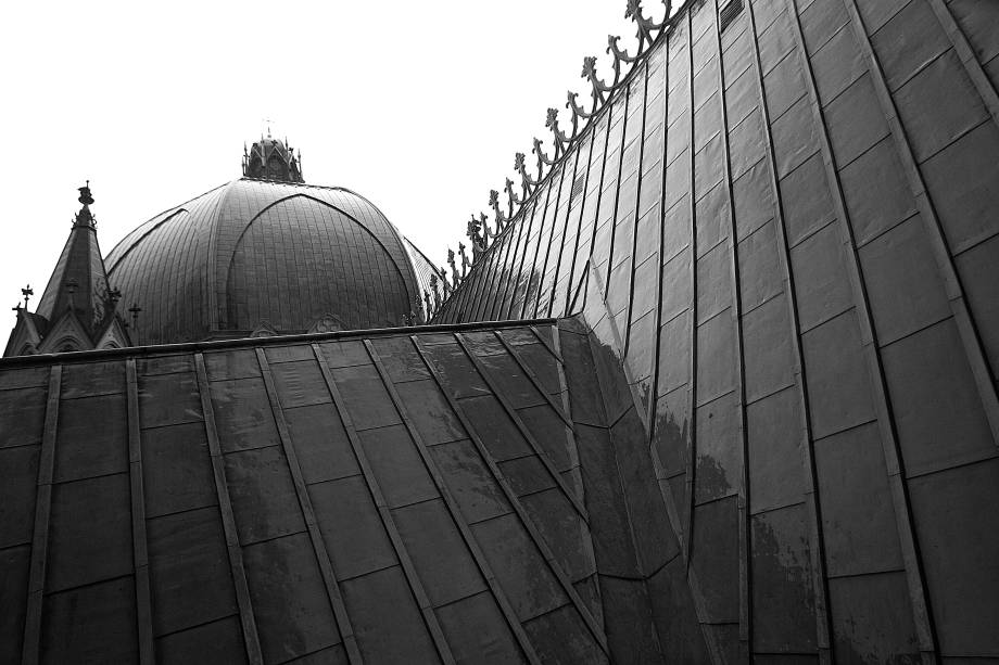 A cúpula da Catedral da Sé em dia de chuva