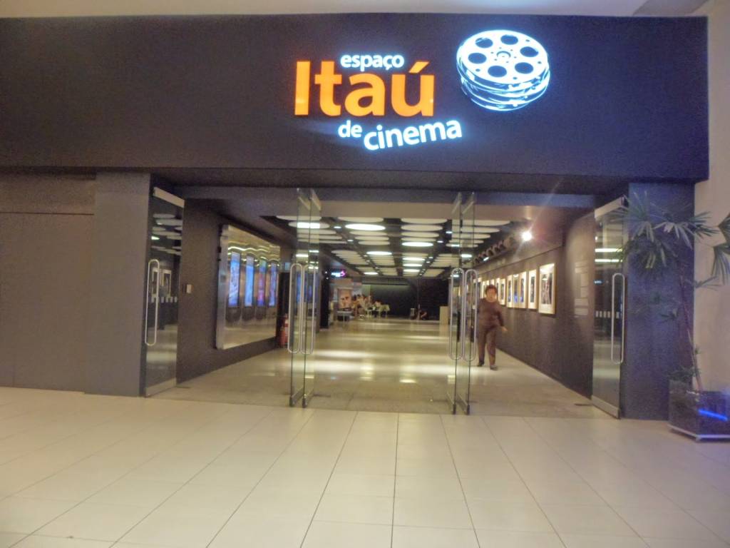 Como pegar uma sessão no cinema pagando menos (ou nada)