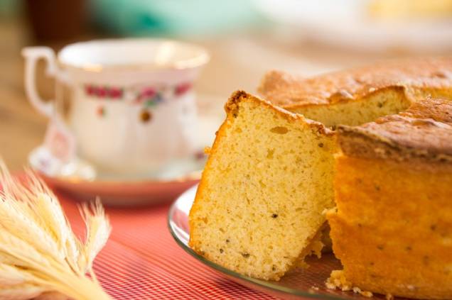 Bolos da Cecília: bolo de fubá com erva doce Bolos da Cecília: bolo de fubá com erva doce