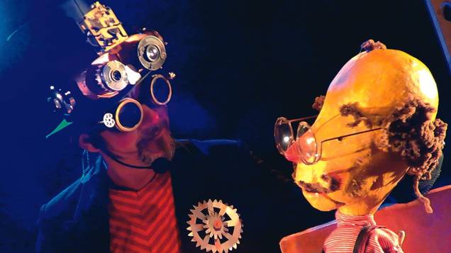 Sergio Serrano e o boneco: música ao vivo de Gepeto conquista a plateia Sergio Serrano e o boneco: música ao vivo de Gepeto conquista a plateia