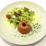 Cuscuz paulista com salada