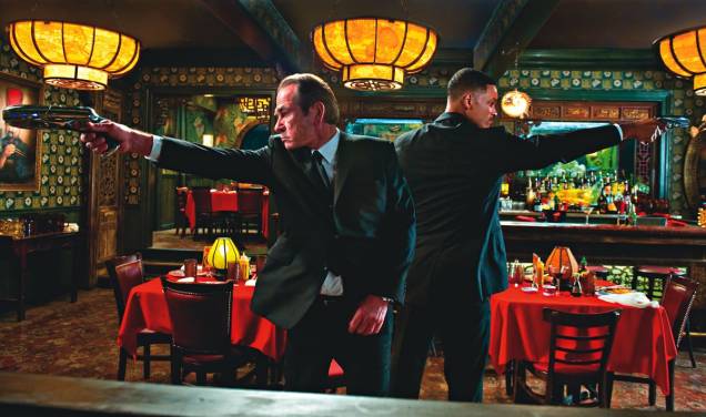 Tommy Lee Jones e Will Smith no divertido ‘Homens de Preto 3’: a ficção científica de sucesso Tommy Lee Jones e Will Smith no divertido ‘Homens de Preto 3’: a ficção científica de sucesso