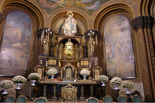igreja-nossa-senhora-da-consolacao-interior.jpeg