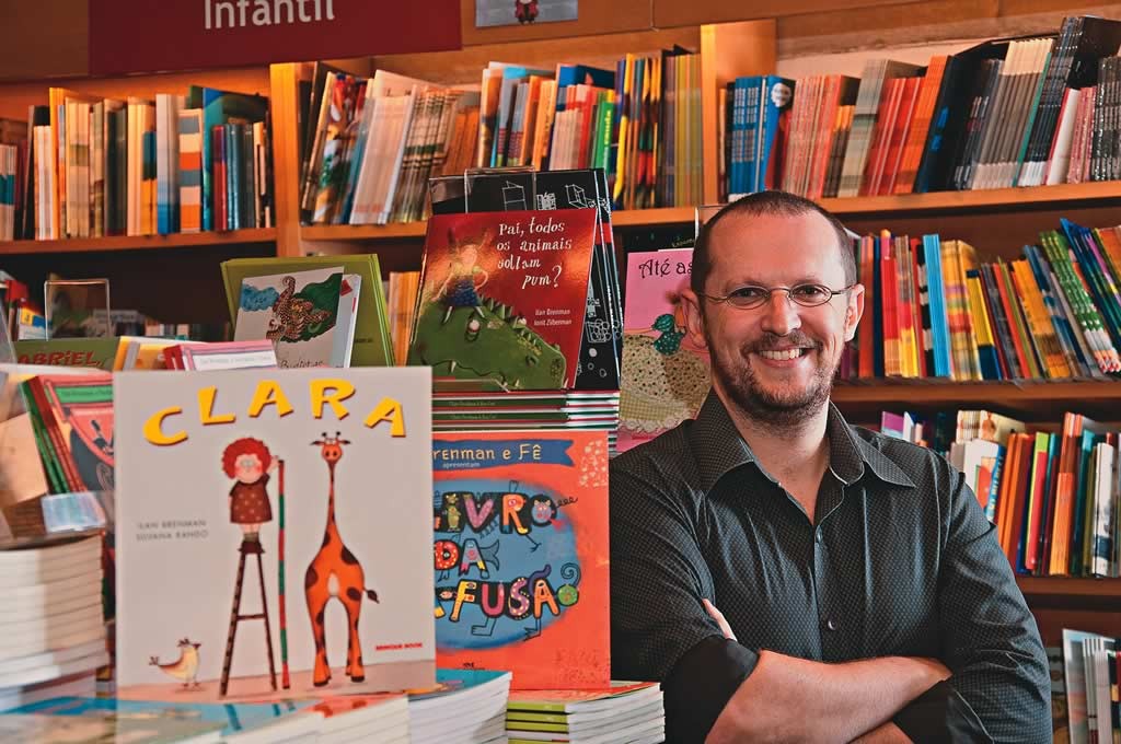 Contação de histórias do escritor Ilan Brenman