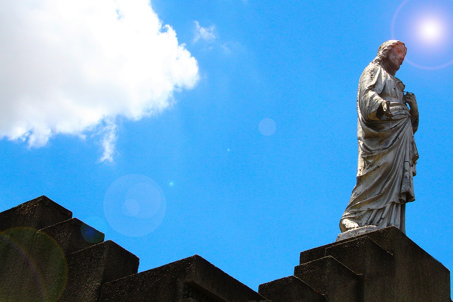 Escultura no Cemitério do Araçá
