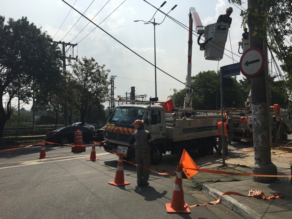 marginal acidente poste 3