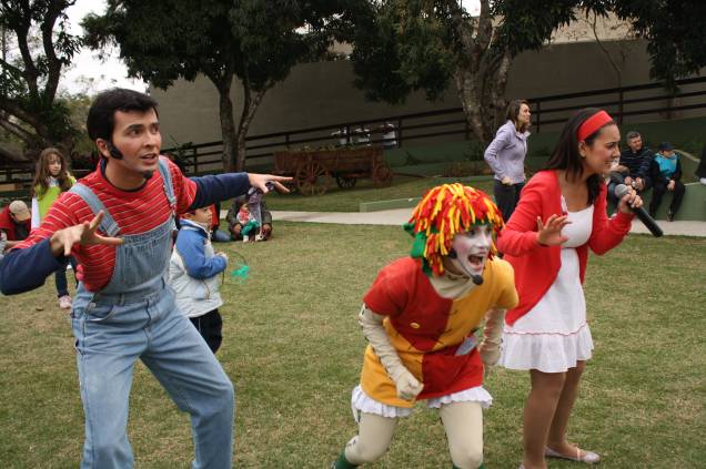 A visitação em grupo é guiada por recreacionistas A visitação em grupo é guiada por recreacionistas
