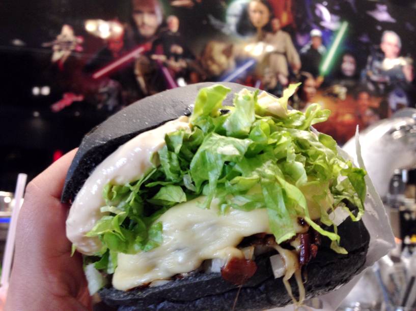 Pic jedis darth vader (R$ 22,50): hambúrguer de picanha, queijo prato, alface, cebola crua e molho da casa