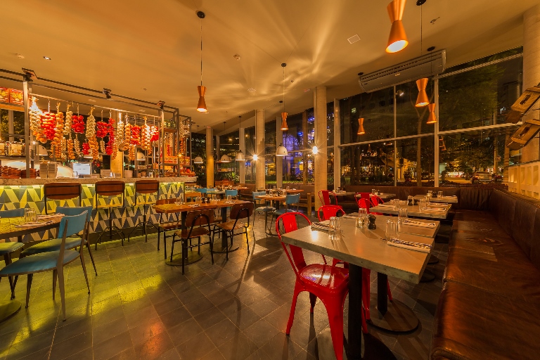 Para os fãs: o restaurante de Jamie Oliver já está aberto