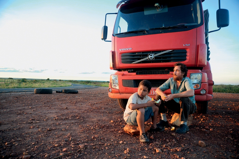 À Beira do Caminho: João Miguel e Vinicius Nascimento À Beira do Caminho: João Miguel e Vinicius Nascimento