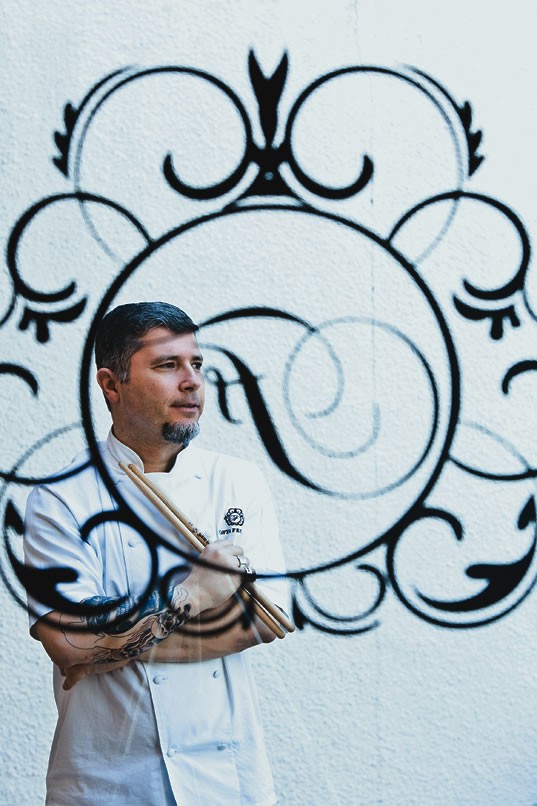 O chef Federico, que também é baterista O chef Federico, que também é baterista
