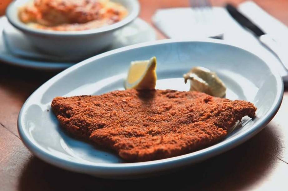 Filé-mignon à milanesa com mostarda de Dijon