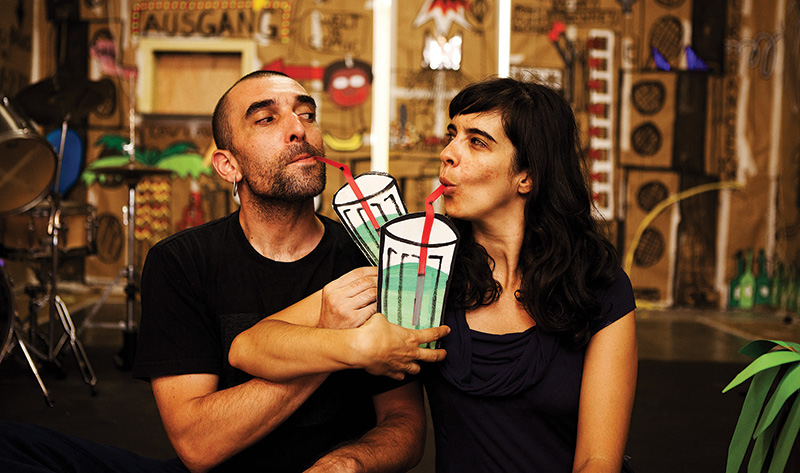 Ieltxu Martinez Ortueta e Mariana Senne protagonizam Madame B — Fita Demo Ieltxu Martinez Ortueta e Mariana Senne protagonizam Madame B — Fita Demo