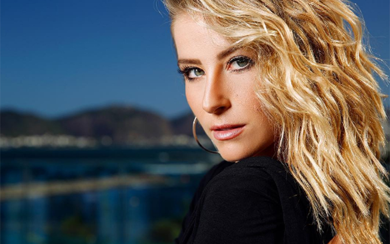 Atriz de ‘Malhação’ posta look, mas ‘detalhe’ chama atenção