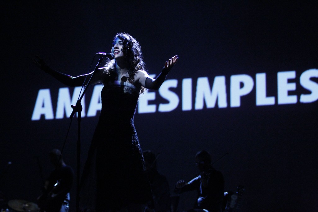 Marisa Monte: voz impecável e brincadeiras em estreia paulistana do novo show "Verdade Uma Ilusão" (Foto: Leonardo Aversa/Divulgação)