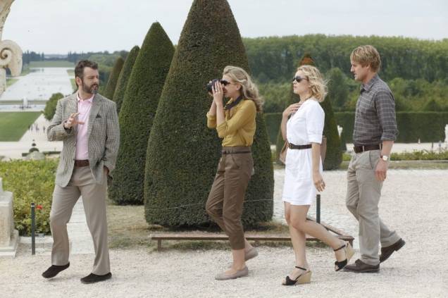 Meia-Noite em Paris: comédia romântica escrita e dirigida por Woody Allen Meia-Noite em Paris: comédia romântica escrita e dirigida por Woody Allen