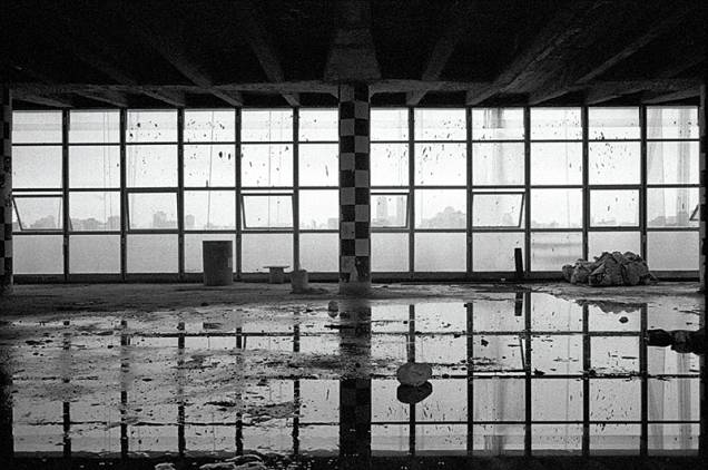 Fotografia de Mauro Restiffe: imagens da mostra documentam a reforma do edifício Fotografia de Mauro Restiffe: imagens da mostra documentam a reforma do edifício