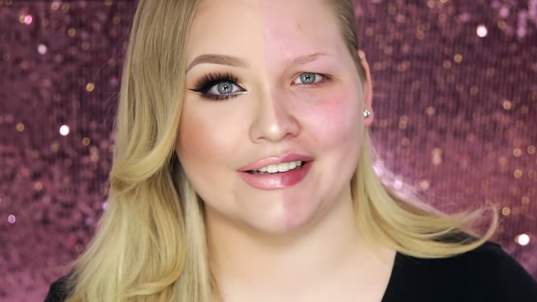 Protesto sobre o poder da maquiagem incentiva mulheres a mostrar suas qualidades