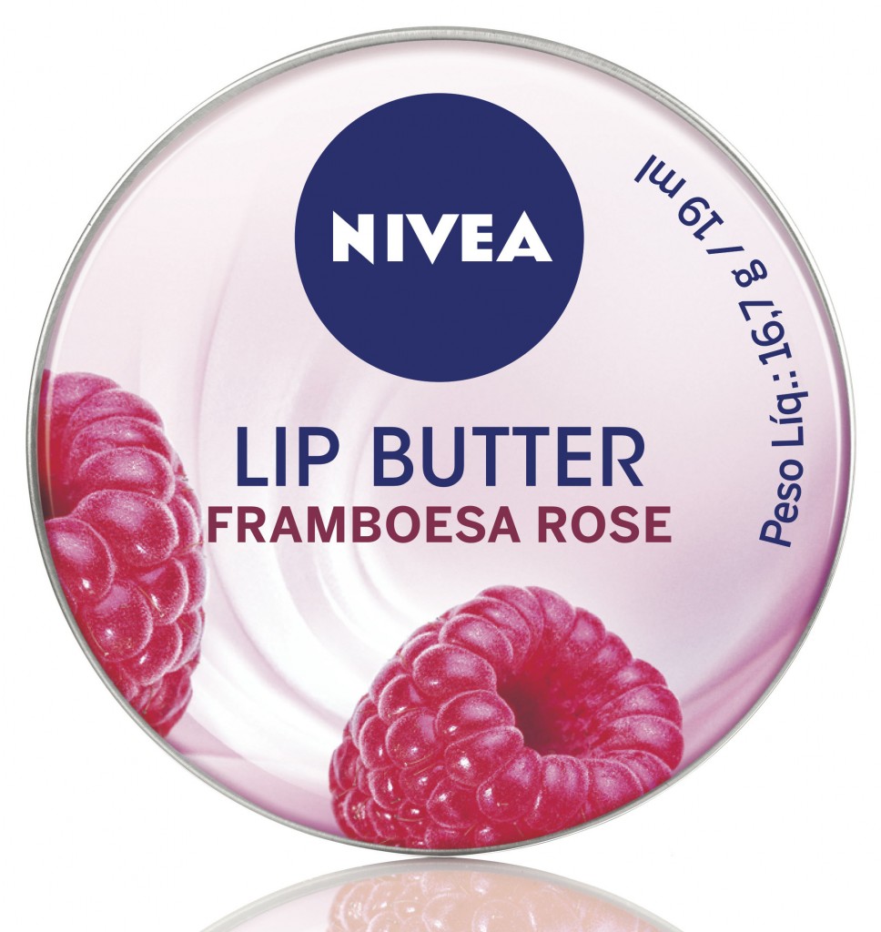 Lip Butter, Framboesa Rose, da Nivea. Sua fórmula previne o ressecamento, deixa os lábios macios e com um leve brilho. Contém manteiga de karité, ingrediente rico em vitaminas que protege a pele delicada dos lábios por até 12 horas. Preço sugerido: R$ 12,90. SAC: 0800-7764832