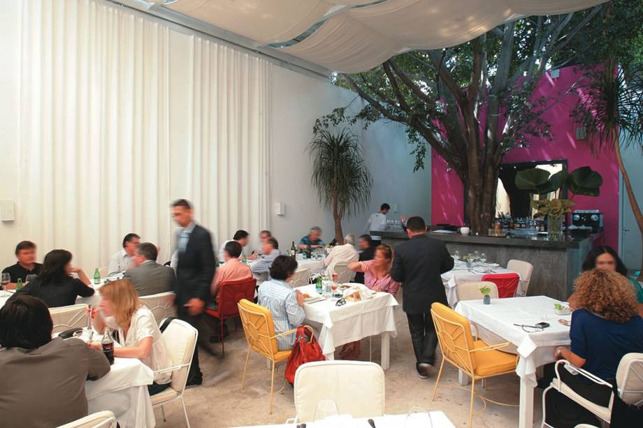 Bacalhau com purê de grão-de-bico no novo menu degustação do mediterrâneo O Pote do Rei Bacalhau com purê de grão-de-bico no novo menu degustação do mediterrâneo O Pote do Rei