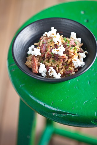 Arroz de carreteiro com pipoca