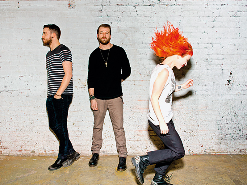 Taylor York, Hayley Williams e Jeremy Davis, da banda americana Paramore, fazem a alegria dos adolescentes