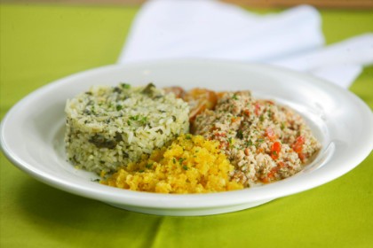 Picadinho de Tambaqui com farofa de banana, prato do restaurante Emprestado, receita do restaurante Lá em Casa, de Belém. Picadinho de Tambaqui com farofa de banana, prato do restaurante Emprestado, receita do restaurante Lá em Casa, de Belém.