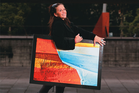 Cristina Prochaska: do Facebook para o MuBE