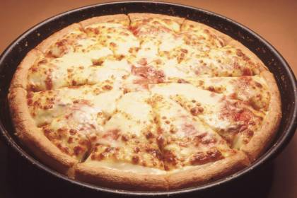 Pizza Hut pizza-de-mussarela-da-pizza-hut-eduardo-albarello.jpeg