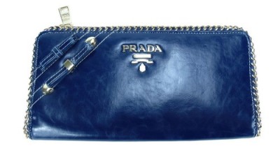 prada-carteira-azul-brilhantes-e1431374255177