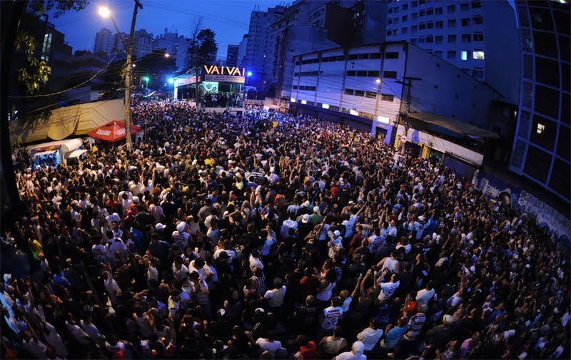 Cinco ensaios de escolas de samba que você deve ir