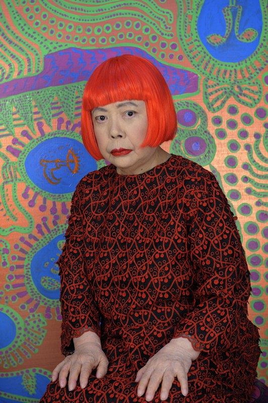 Infinita Obsessão traz mais de 100 obras da artista Yayoi Kusama, como Retrato (2013) Infinita Obsessão traz mais de 100 obras da artista Yayoi Kusama, como Retrato (2013)