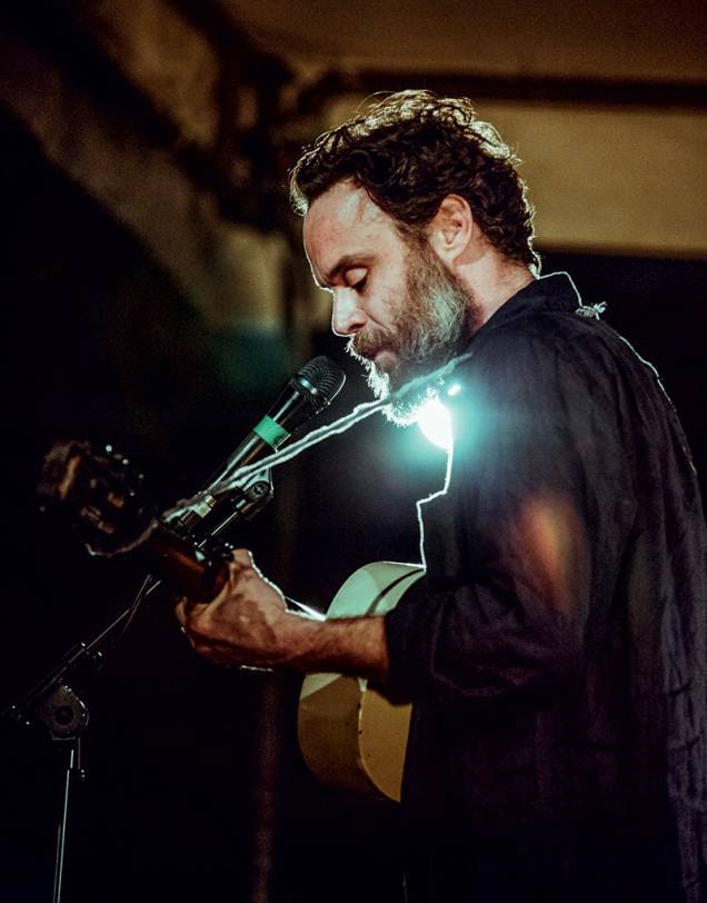O músico: minimalismo em fase solo da carreira O músico: minimalismo em fase solo da carreira
