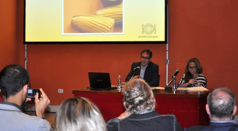Apresentação na Sala Ospiti a convite da Embaixada do Brasil: destinada a palestras no Auditorium Parco della Musica