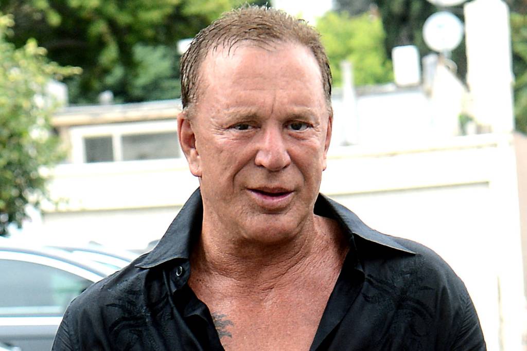 Aos 62 anos, Mickey Rourke volta aos ringues. Saiba o resultado da luta