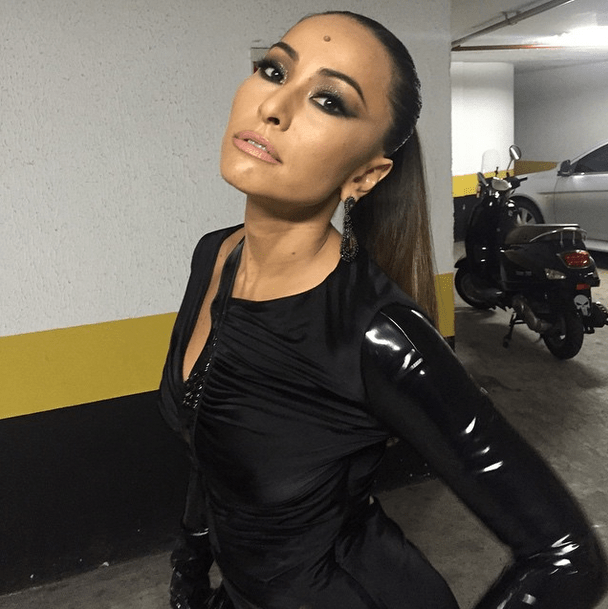 sabrina-preta