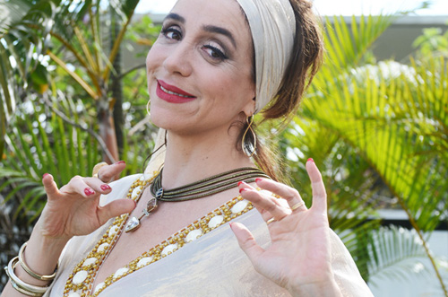 Viu isso? Em ‘Sangue Bom’, personagem de Marisa Orth fez piada sobre beijo gay em novelas