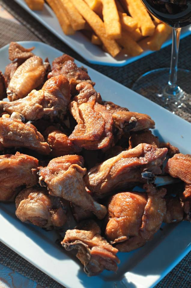 Frango com polenta: sucesso há anos no São Judas Frango com polenta: sucesso há anos no São Judas