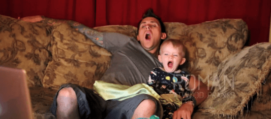 Vídeo do dia: especialista em pegadinhas faz todo mundo bocejar