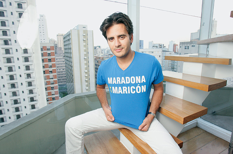 Sergio K. comenta a polêmica sobre as camisetas da Copa do Mundo