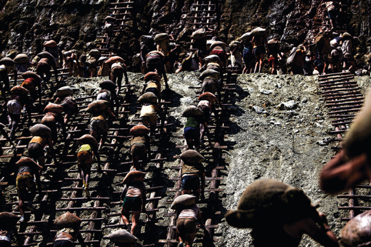 Assista ao trailer de Serra Pelada, que estreia em outubro