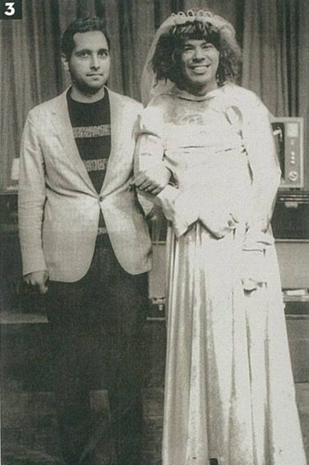 Silvio Santos aparece vestido de noiva em foto do livro de Amaury Jr.