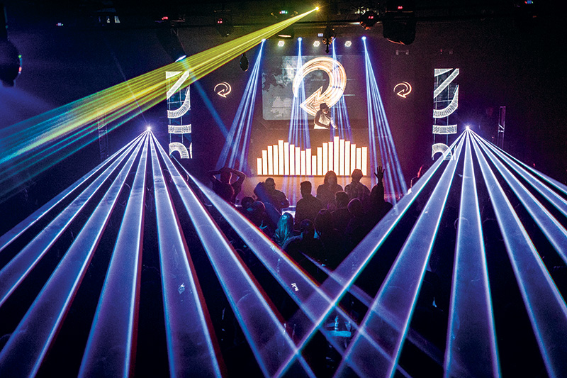 O palco do anexo: toca Metanol O palco do anexo: toca Metanol