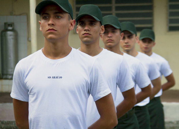 Cena do filme Tatuagem Cena do filme Tatuagem