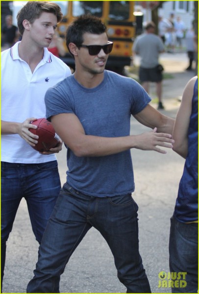 taylor-lautner-grown-ups-2-patrick-schwarzenegger-406×600